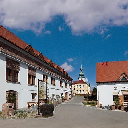 Penzion A Restaurace Vinarstvi Přítluky Dış mekan fotoğraf