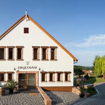 Penzion A Restaurace Vinarstvi Přítluky Dış mekan fotoğraf