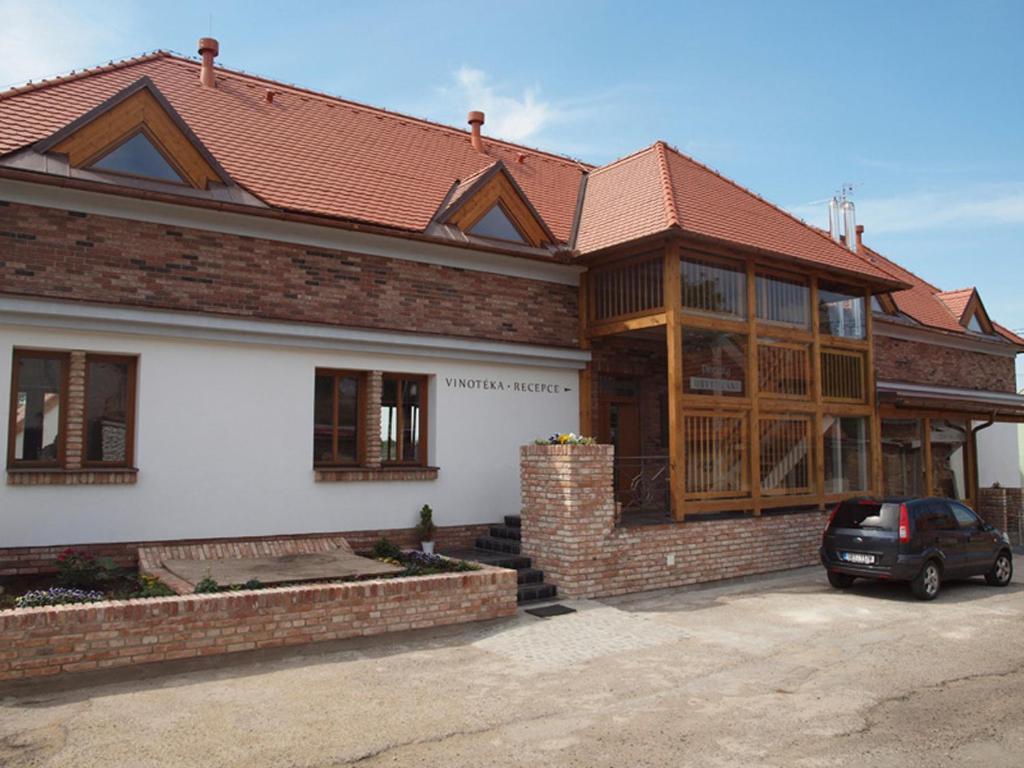 Penzion A Restaurace Vinarstvi Přítluky Dış mekan fotoğraf