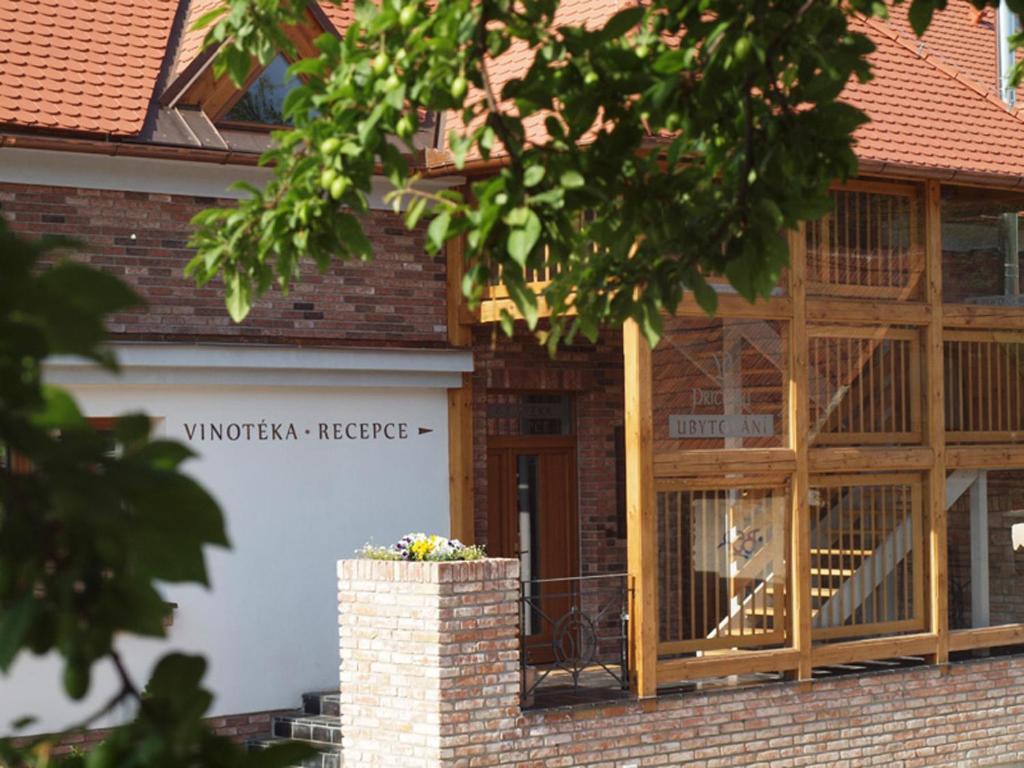 Penzion A Restaurace Vinarstvi Přítluky Dış mekan fotoğraf