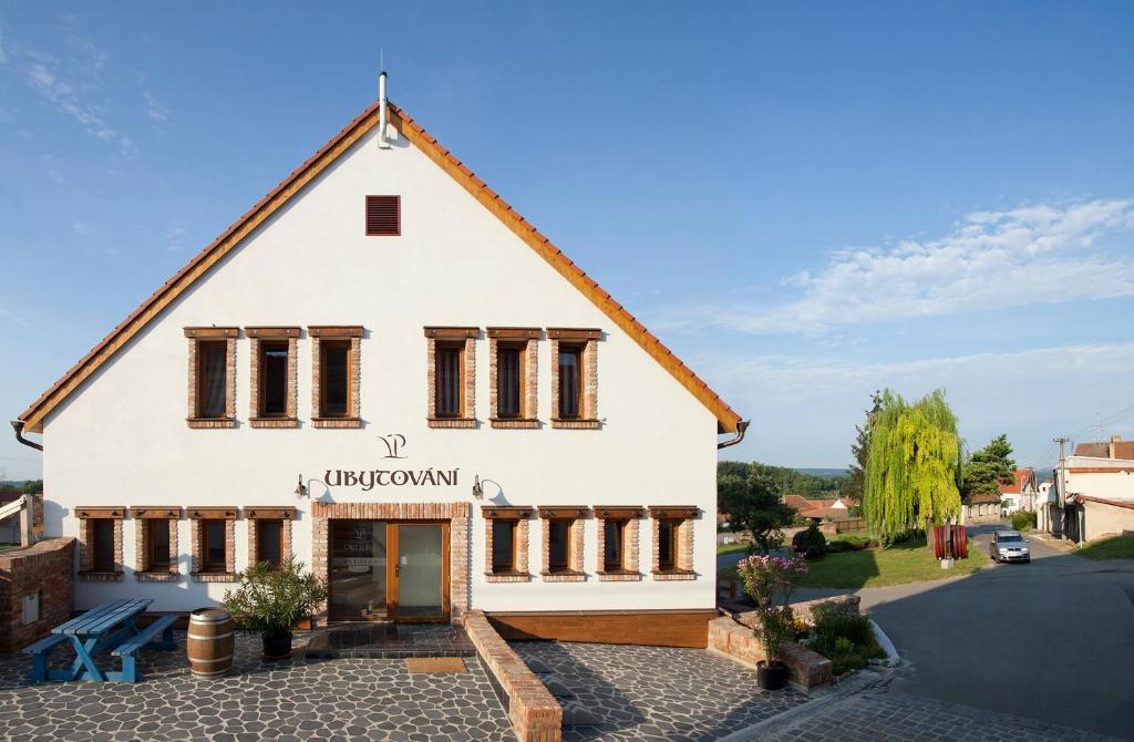 Penzion A Restaurace Vinarstvi Přítluky Dış mekan fotoğraf